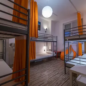 https://pijama-hostel.plovdiv-hotels.com